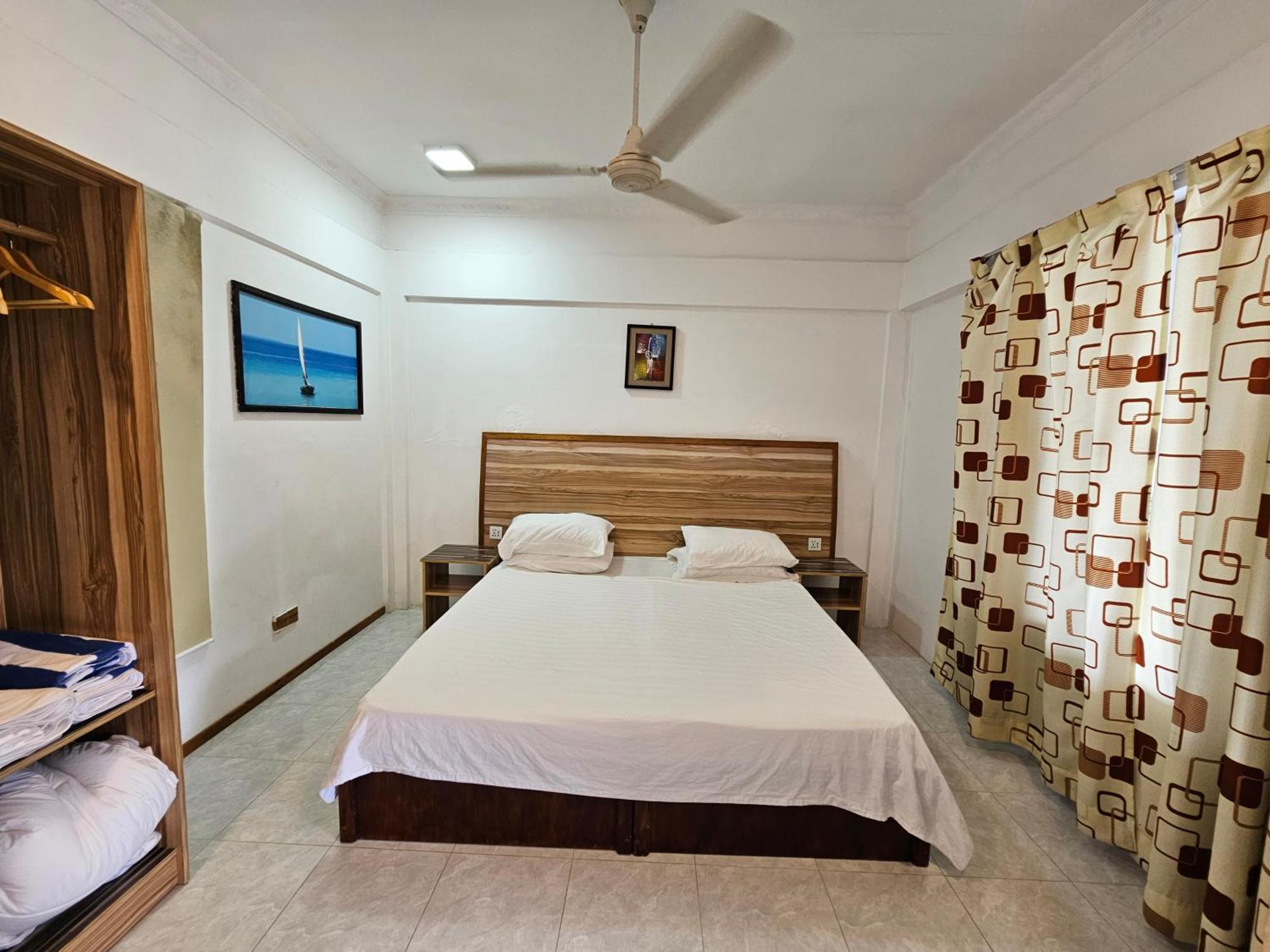 Batuta Maldives Surf View Hotel Thulusdhoo Room photo