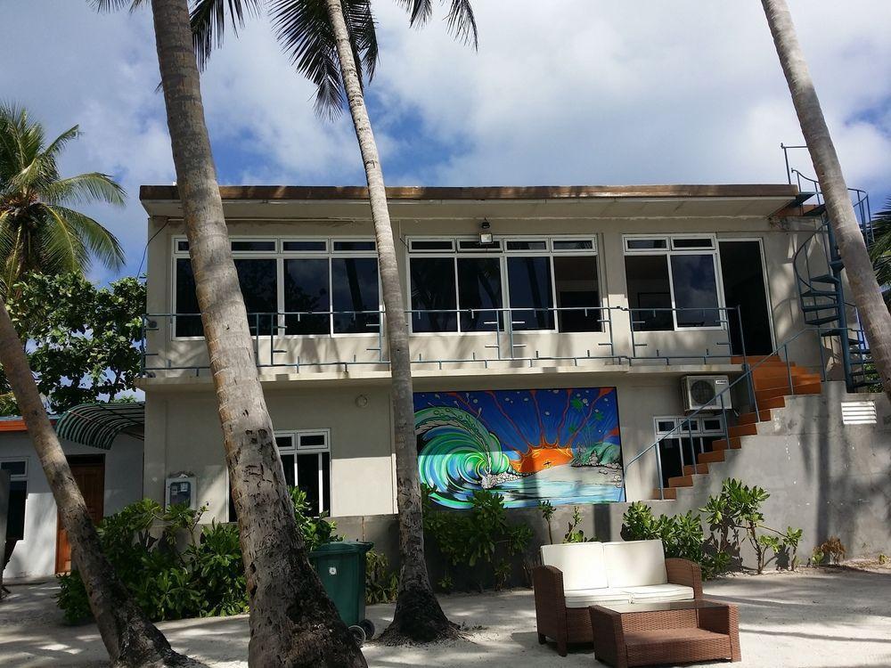 Batuta Maldives Surf View Hotel Thulusdhoo Exterior photo