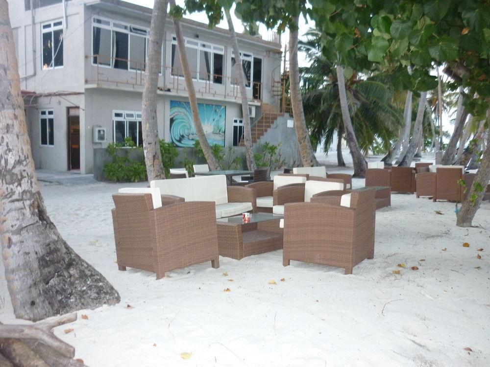 Batuta Maldives Surf View Hotel Thulusdhoo Exterior photo