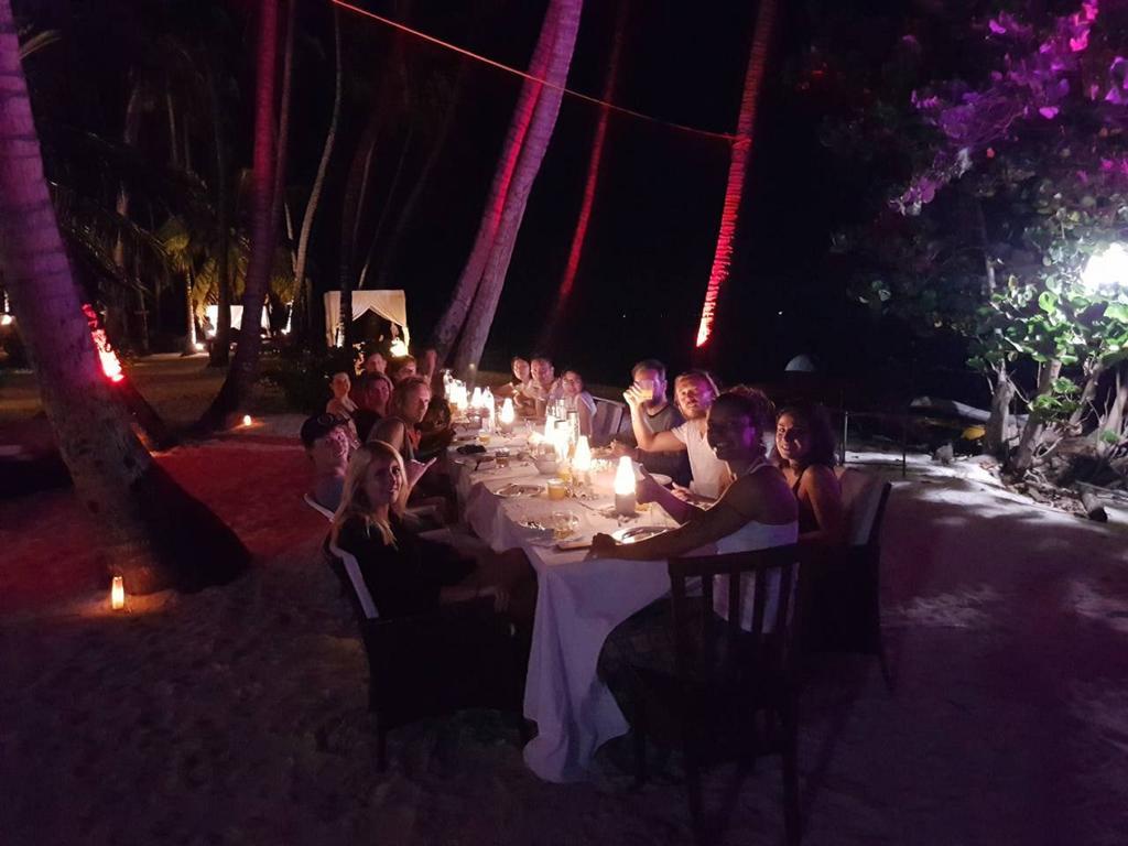 Batuta Maldives Surf View Hotel Thulusdhoo Exterior photo